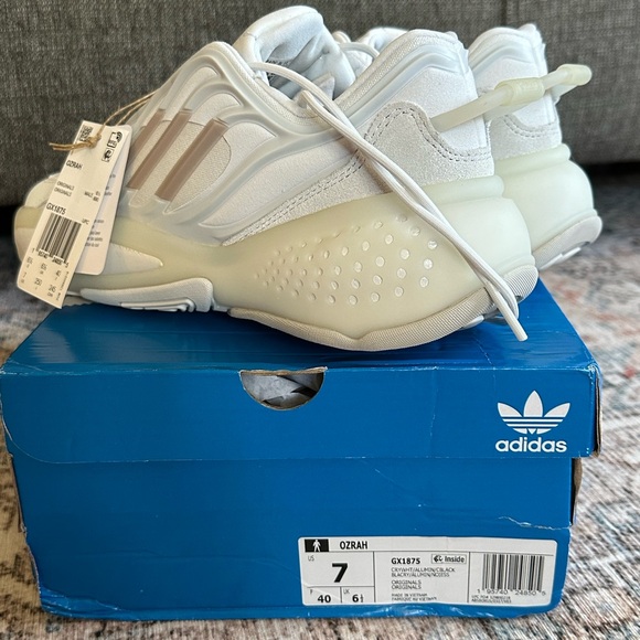 Men’s Size 7 - adidas Ozrah White, NIB, new in box, GX1875 - Picture 2 of 3